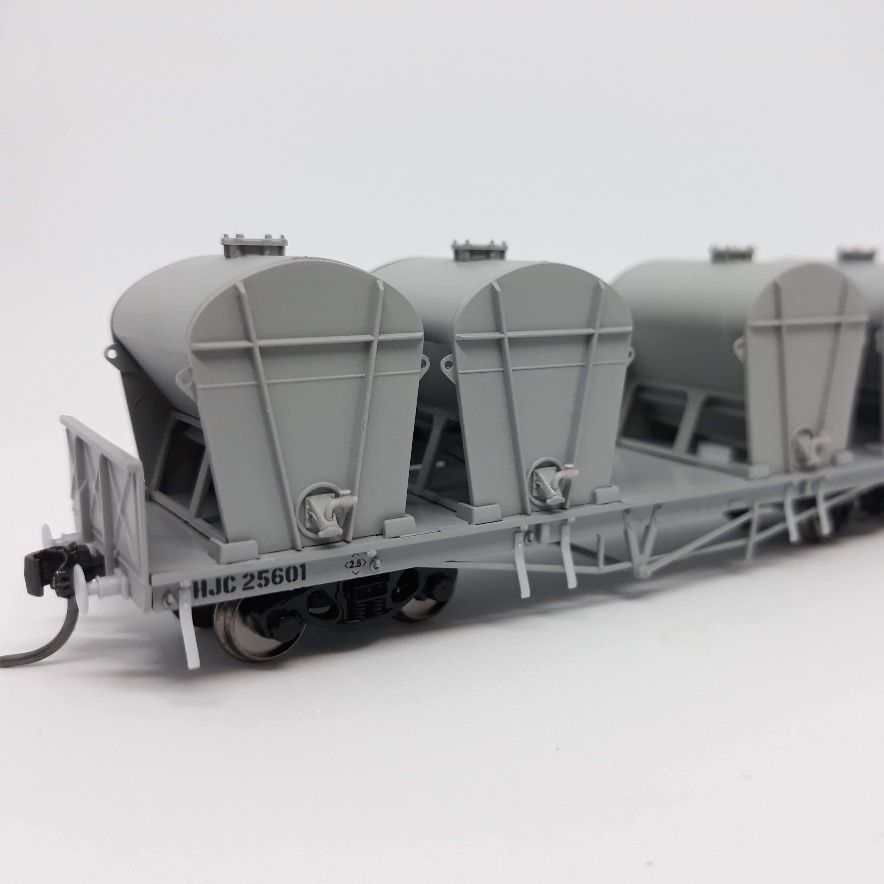 RTR031HO HJC Cement Wagon Set 1 HO